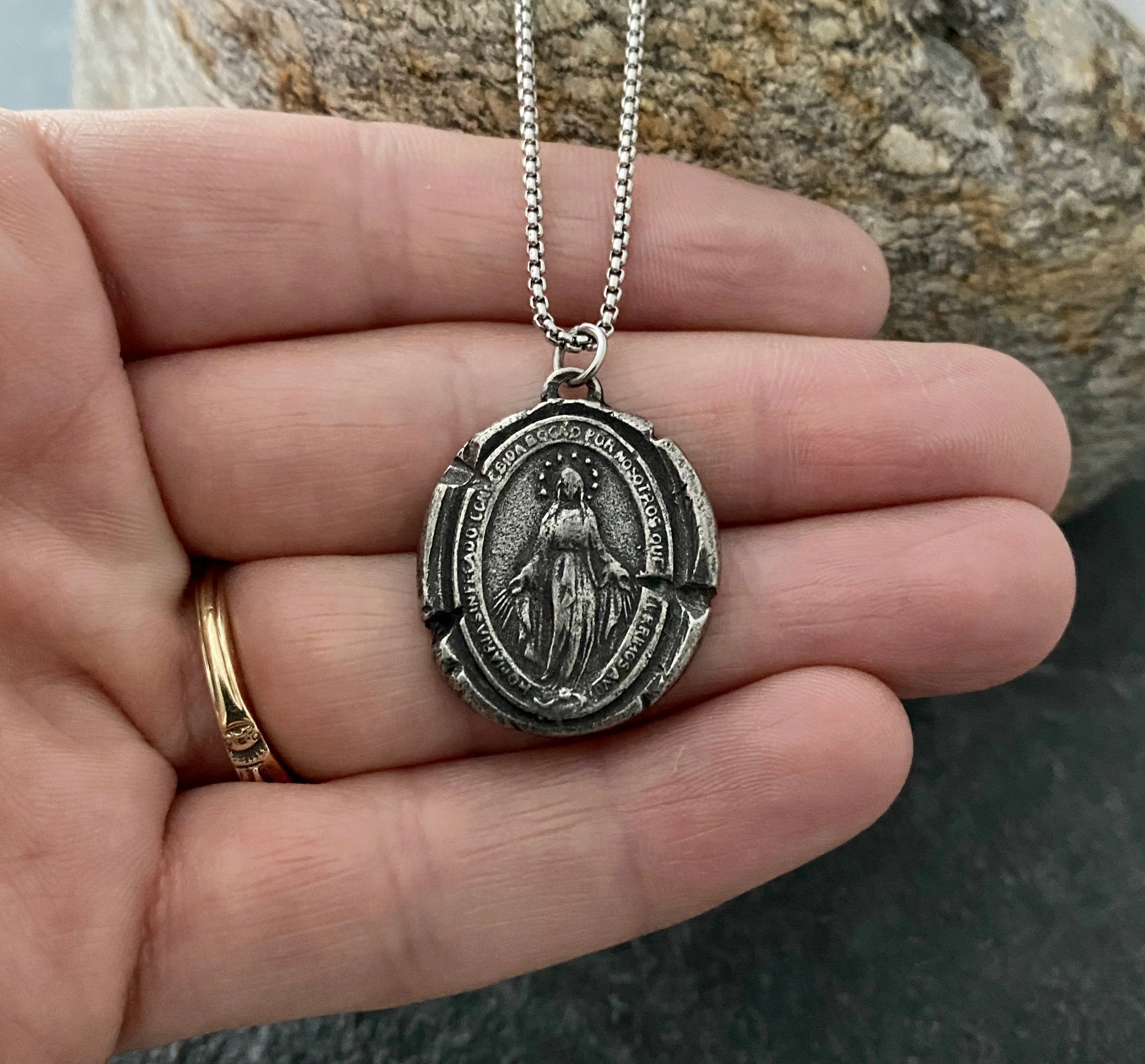 Men's Necklace with Mary Wax Seal Medal, Miraculous Medal, Unisex necklace, Catholic Jewelry, ST-026 - Image 3