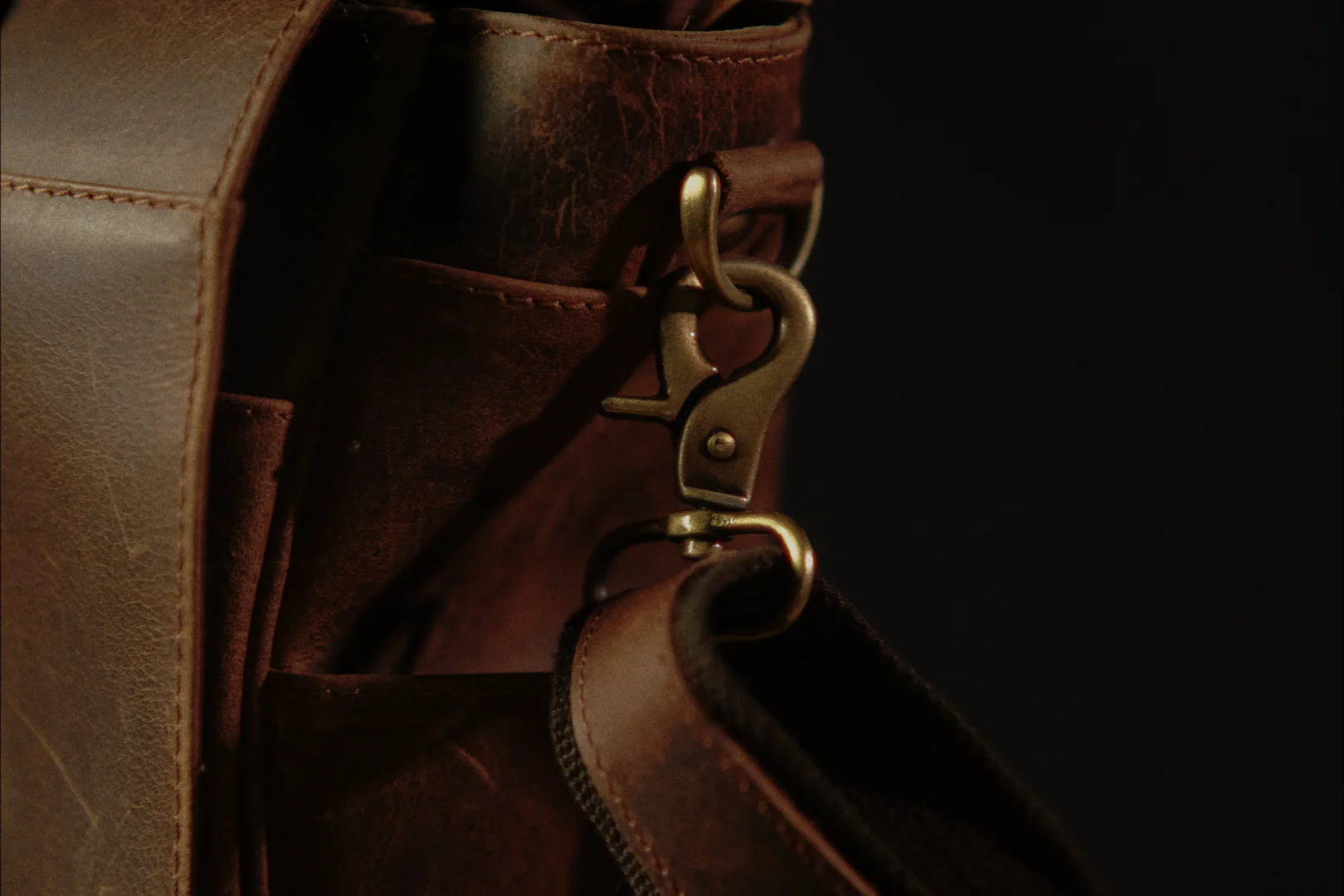 The “Lewis” Buffalo Leather Messenger Bag - Image 8